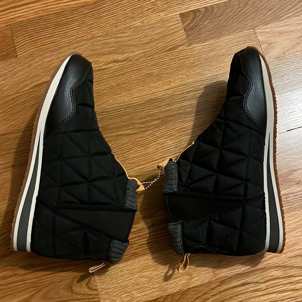 New Teva Ember Mid Boot Quilted Black Womens 9 - Picture 7 of 15